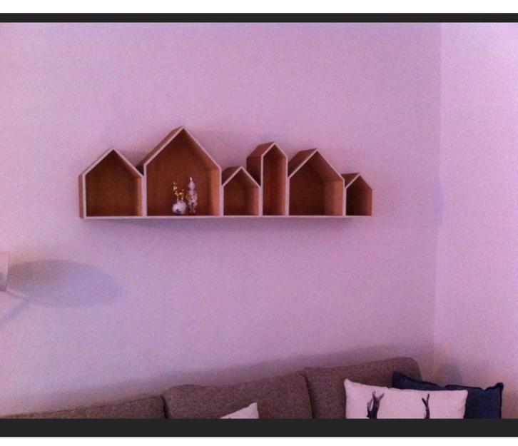 Schap van huisjes, Huis en Inrichting, Woonaccessoires | Wandplanken en Boekenplanken, Zo goed als nieuw, Ophalen
