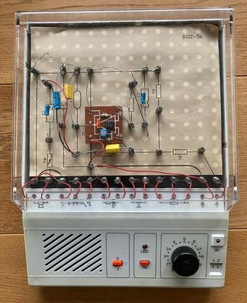 Philips electronica bouwdoos type basisdoos B 6102 beschikbaar voor biedingen