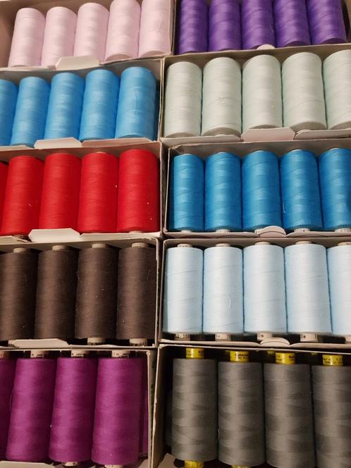 Nu ook deze mooie partij garen o.a Gutermann Alterfils enz, Hobby en Vrije tijd, Naaien en Fournituren, Nieuw, Garen of Naald(en)