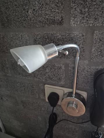 Wandlamp beschikbaar voor biedingen