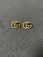 Gucci Oorknopjes met GG Logo - Goudkleurig, Sieraden, Tassen en Uiterlijk, Oorbellen, Ophalen of Verzenden, Zo goed als nieuw