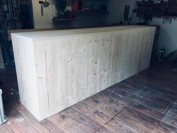 Bar van terug gedroogd en geschaafd hout  beschikbaar voor biedingen