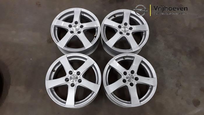 Velgen set van een Opel Astra (Astra H 04-), Auto-onderdelen, Banden en Velgen, Personenwagen, Gebruikt, 3 maanden garantie, Ophalen of Verzenden