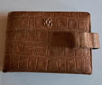 Mooie, handige portemonnee  beschikbaar voor biedingen