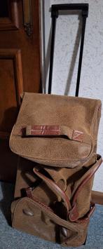 Stevige lederen trolley, Wieltjes, Nieuw, Leer, Minder dan 35 cm