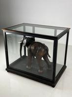 Vitrinekast Display kast zwart vintage groot, Huis en Inrichting, Kasten | Vitrinekasten, Ophalen, Gebruikt, 25 tot 50 cm, 150 tot 200 cm