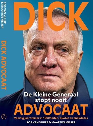 Dick Advocaat de kleine generaal stopt NOOIT beschikbaar voor biedingen