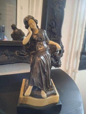 Bronzen beeld uit rond 1910-1920  beschikbaar voor biedingen