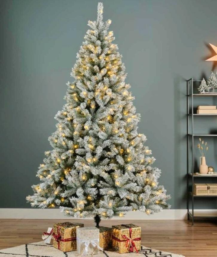 Prachtige Kerstboom 215 cm X 109 cm, Diversen, Kerst, Ophalen of Verzenden