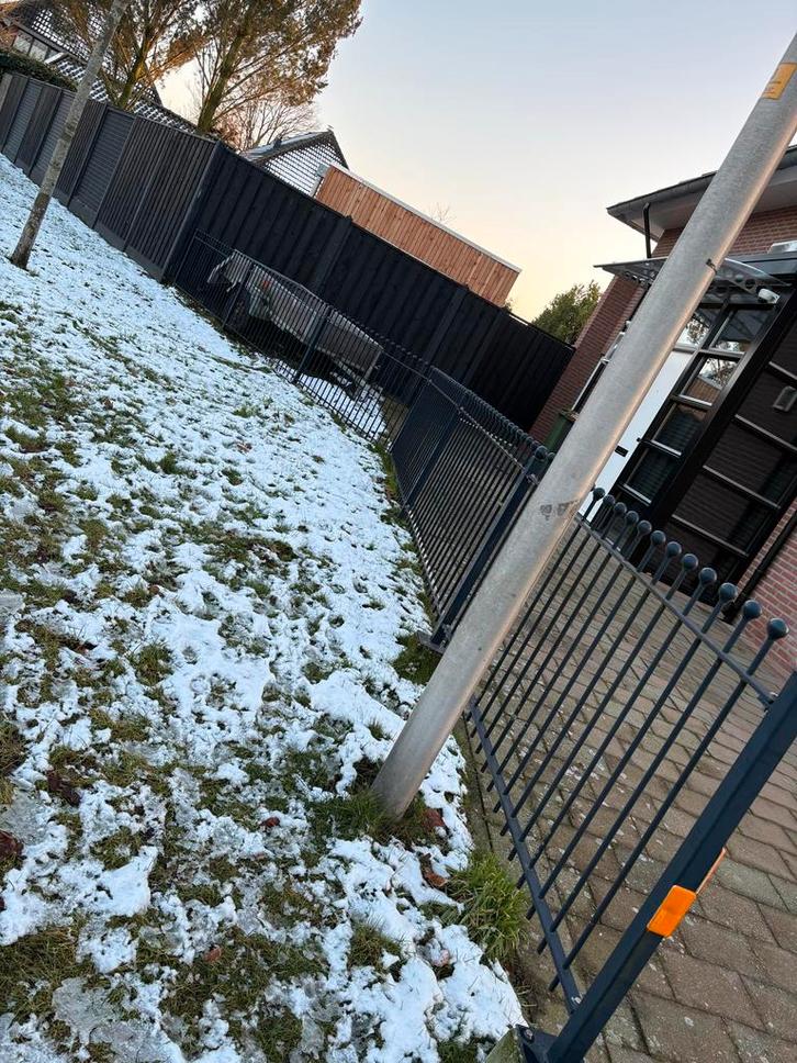 Gecoat hekwerk in zeer goede staat + poeren GEDEMONTEERD, Tuin en Terras, Tuinhekken en Hekwerk, Zo goed als nieuw, Spijlenhekwerk