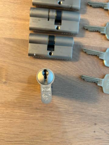 DOM SKG 2 - Cilinderslot- Verschillende Maten -één sleutel beschikbaar voor biedingen