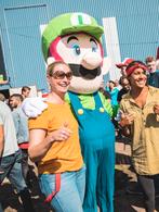 Luigi mascotte pak te koop!, Ophalen of Verzenden, Nieuw, Carnaval