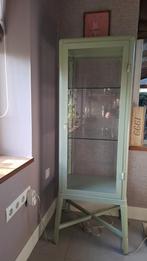 Leuk vitrinekastje met glazen deuren, Huis en Inrichting, Kasten | Vitrinekasten, Met deur(en), 100 tot 150 cm, Zo goed als nieuw