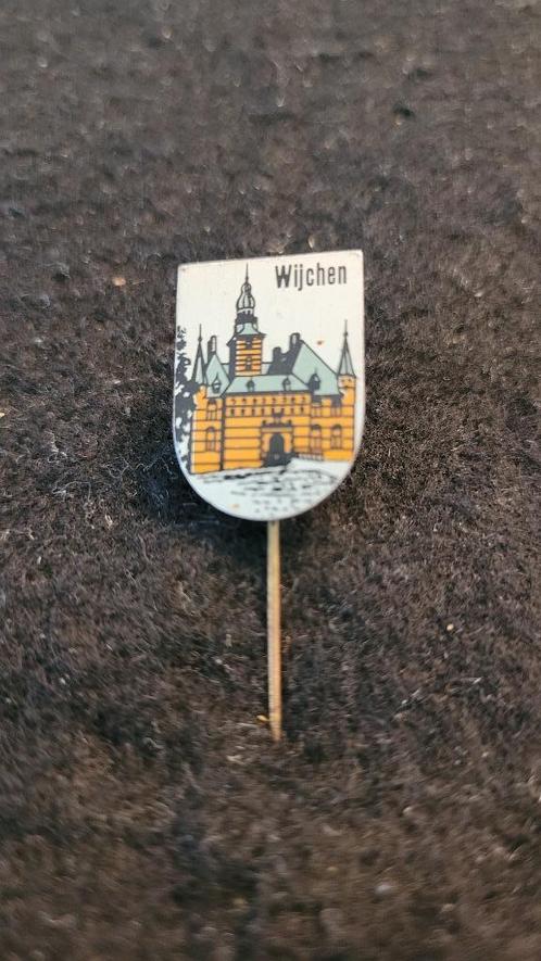 Wapen Wijchen speldje, Verzamelen, Speldjes, Pins en Buttons, Zo goed als nieuw, Speldje of Pin, Stad of Land, Verzenden