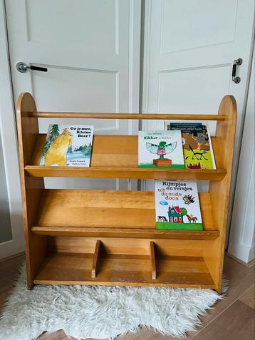Vintage boekenrek schoolkast kinderboekenrek boekenkast beschikbaar voor biedingen