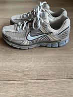 Nike Zoom Vomero 5 - EU42, Kleding | Heren, Schoenen, Ophalen of Verzenden, Zo goed als nieuw