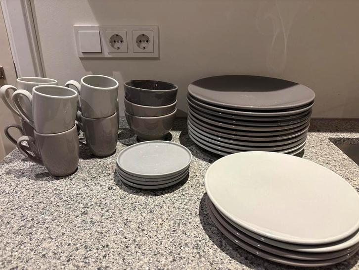 Servies Vista Alegre - Grijs, Huis en Inrichting, Keuken | Servies, Zo goed als nieuw, Compleet servies, Effen, Keramiek, Ophalen