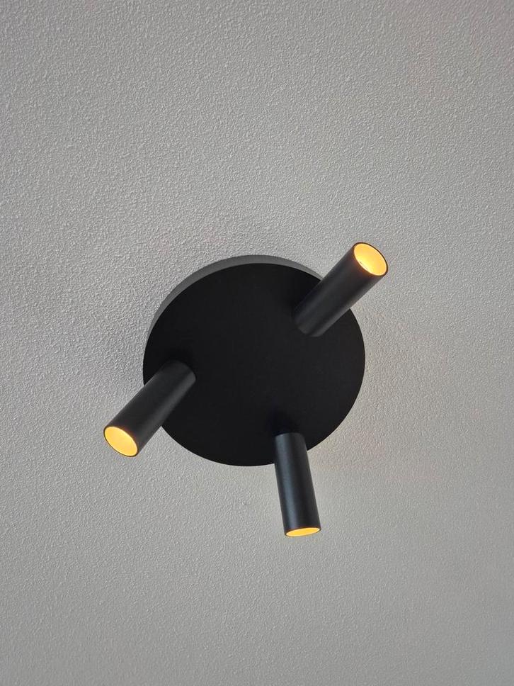 2(!) plafondlampen met ieder 3 spots, zgan uit 2023, Huis en Inrichting, Lampen | Plafondlampen, Zo goed als nieuw, Ophalen