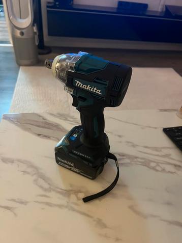 Makita slagmoersleutel inclusief accu beschikbaar voor biedingen