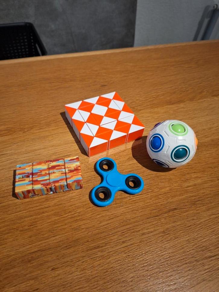Fidgets fidget kind bal qubus spinner kerst speelgoed sint, Verzamelen, Speelgoed, Zo goed als nieuw, Ophalen of Verzenden