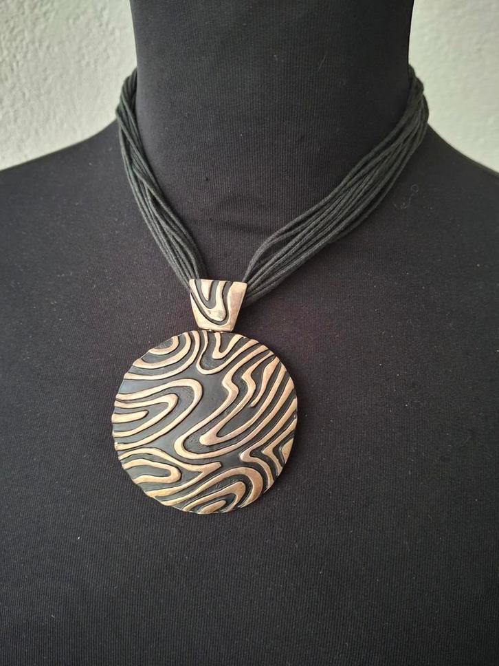 Vintage Chic Zwarte Veterketting met Hanger, Sieraden, Tassen en Uiterlijk, Kettingen, Gebruikt, Overige materialen, Zwart, Met hanger