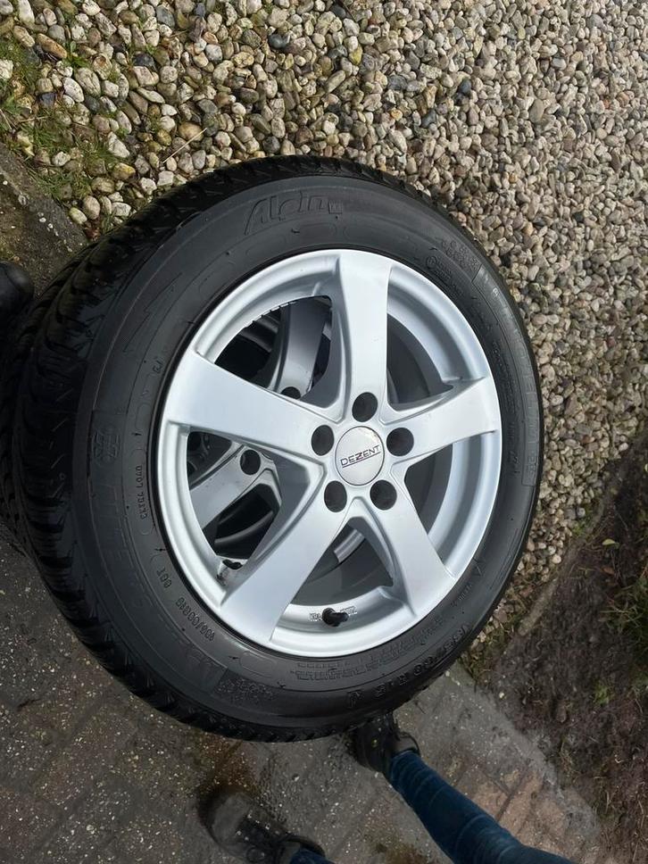 VW golf winterbanden op velg, Auto diversen, Autosport-onderdelen, Ophalen