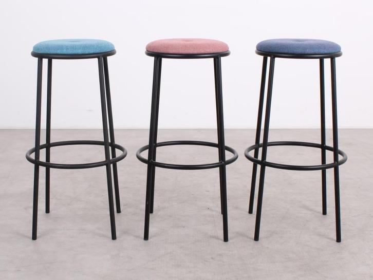 Satelliet Originals | Olyn barkruk | Diverse kleuren, Huis en Inrichting, Barkrukken, Zo goed als nieuw, 60 tot 90 cm, Metaal