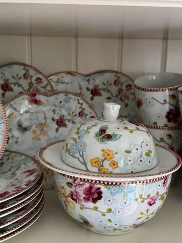 Pip Studio servies Chinese Rose wit serviesdelen beschikbaar voor biedingen