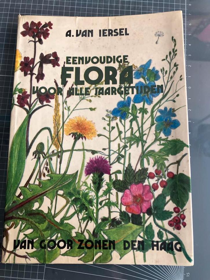 Eenvoudige Flora voor alle jaargetijden, Boeken, Natuur, Gelezen, Bloemen, Planten en Bomen, Ophalen of Verzenden