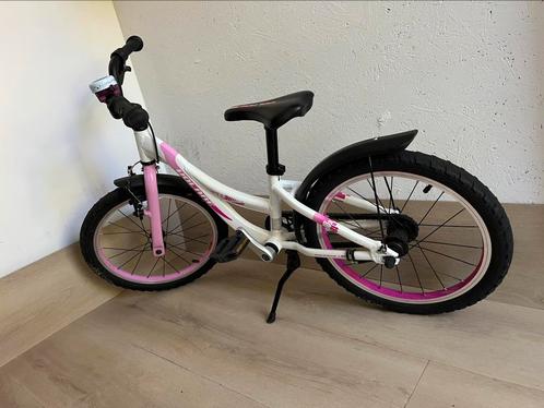 Sportieve meisjesfiets 18, Fietsen en Brommers, Fietsen | Meisjes, Zo goed als nieuw, 18 inch, Handrem, Versnellingen, Ophalen