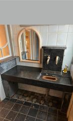 Zeldzame oude pompbak in blauwsteen, Ophalen