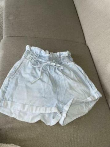 Bershka M broek short spijkershort blauw lichtblauw beschikbaar voor biedingen