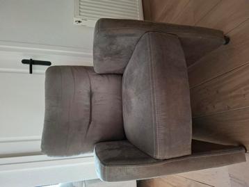 4 stuks Eetkamer Fauteuils,  zitten nog heerlijk !! beschikbaar voor biedingen