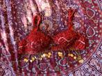 Handgemaakte buikdans BH met pailettes en steentjes te koop!, Handmade, Ophalen of Verzenden, Rood, BH