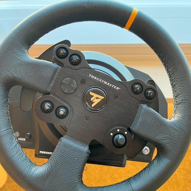 Thrustmaster TX Leather Edition - Racestuur en 3 Pedalen, Computers en Software, Joysticks, Zo goed als nieuw, Ophalen of Verzenden