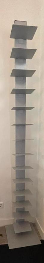 Grijze boekenstandaard/ kast, Overige materialen, Ophalen of Verzenden, Trendy, 150 tot 200 cm