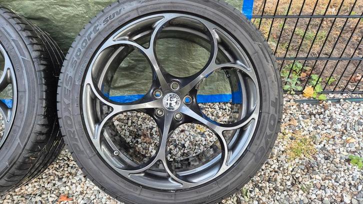 Alfa Romeo Stelvio Quadrifoglio velgenset (origineel!) 20", Auto-onderdelen, Banden en Velgen, Banden en Velgen, Zomerbanden, 20 inch