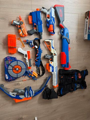 Nerf pistolen 8 stuks en attributen beschikbaar voor biedingen