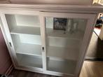 Vitrinekast met schuifdeuren, h120 x dp42 x br131, Huis en Inrichting, Kasten | Vitrinekasten, Ophalen, Zo goed als nieuw, 25 tot 50 cm