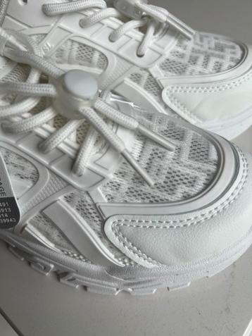 Sneakers ademend zachte stof voor de zomer beschikbaar voor biedingen