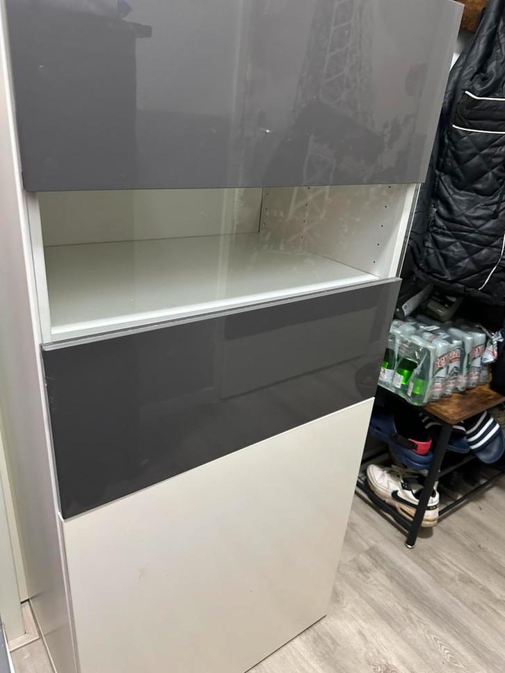Ikea besta kast met deuren, Huis en Inrichting, Badkamer | Badkamermeubels, Zo goed als nieuw, Ophalen