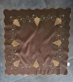 Vintage tafelkleed, Huis en Inrichting, Tafelkleden, Ophalen of Verzenden, Gebruikt, Vierkant, Binnen