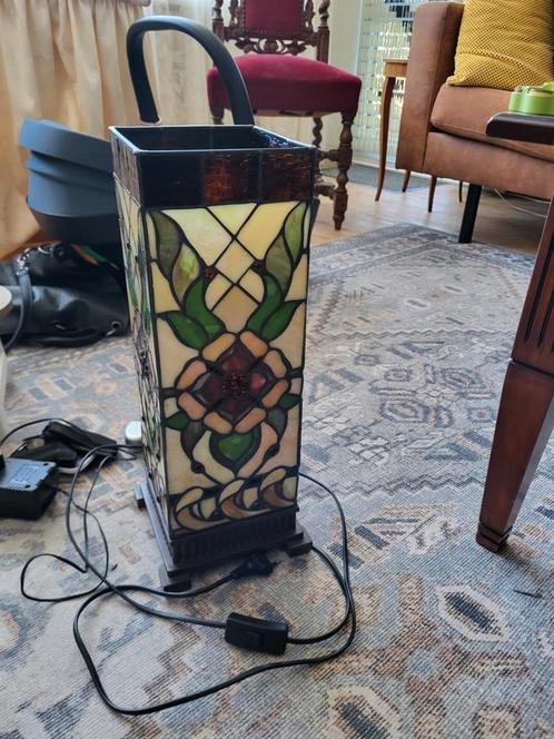 Tiffany stijl lamp LumiLamp, Huis en Inrichting, Lampen | Tafellampen, Zo goed als nieuw, Minder dan 50 cm, Glas, Ophalen