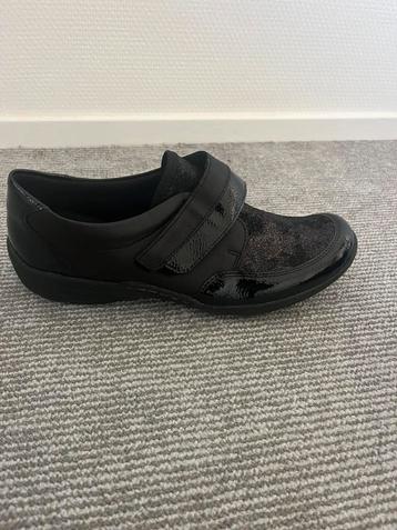 Nieuwe zwarte schoenen met klittenband Remonte maat 41 beschikbaar voor biedingen