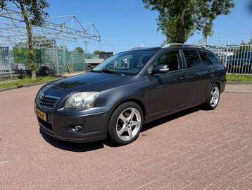 Toyota Avensis Wagon 2.0 VVTi Executiv navi leer beschikbaar voor biedingen