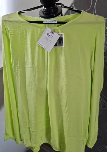 Blouse groen beschikbaar voor biedingen