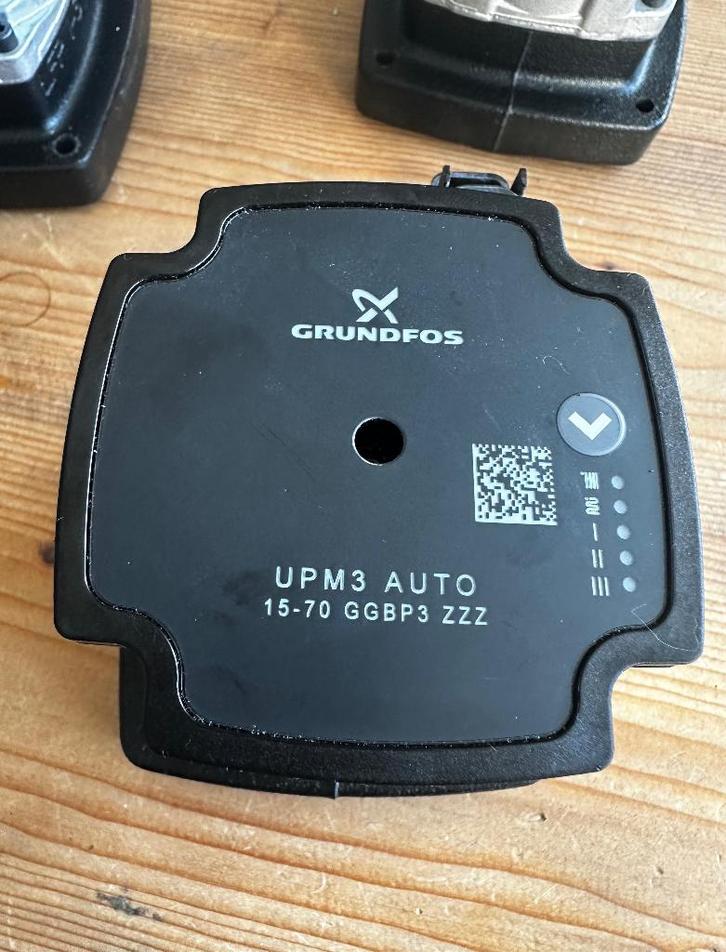 Grundfos Pomp vloerverwarming, Doe-het-zelf en Verbouw, Verwarming en Radiatoren, Overige typen, Minder dan 200 watt, Minder dan 30 cm