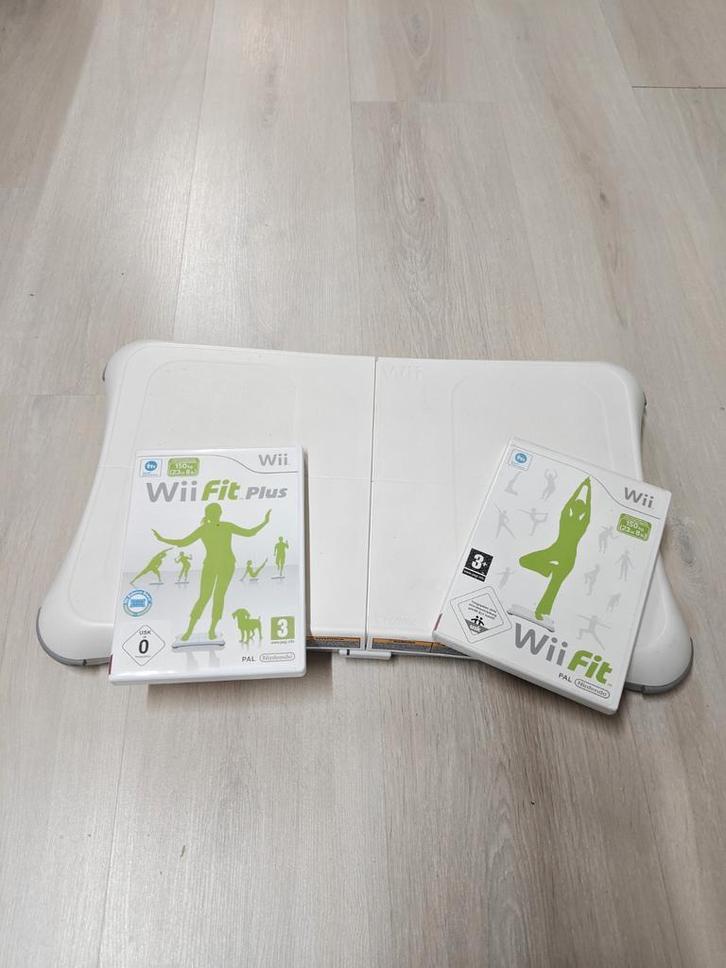 Wii Fit Balance board + Wii fit en Wii fit plus, Spelcomputers en Games, Games | Nintendo Wii, Zo goed als nieuw, Sport, 1 speler