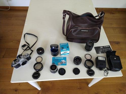 Canon AE-1 analoge camera met complete uitrusting, Verzamelen, Fotografica en Filmapparatuur, Fototoestel, 1960 tot 1980, Ophalen of Verzenden