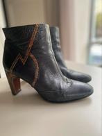 Goud/zwarte enkellaarsjes Chie Mihara 40,5, Kleding | Dames, Schoenen, Zwart, Chie mihara, Lage of Enkellaarzen, Ophalen of Verzenden